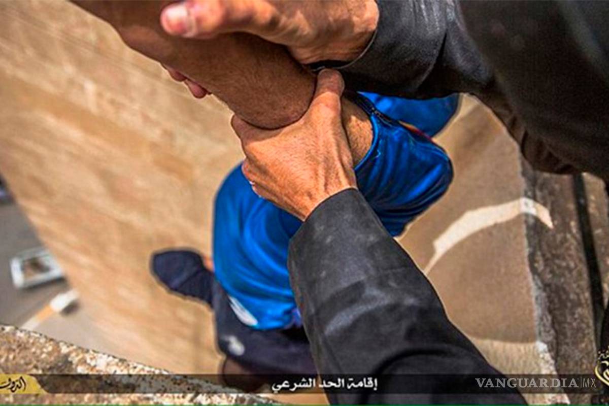 Estado Islámico extrema atrocidades con los homosexuales