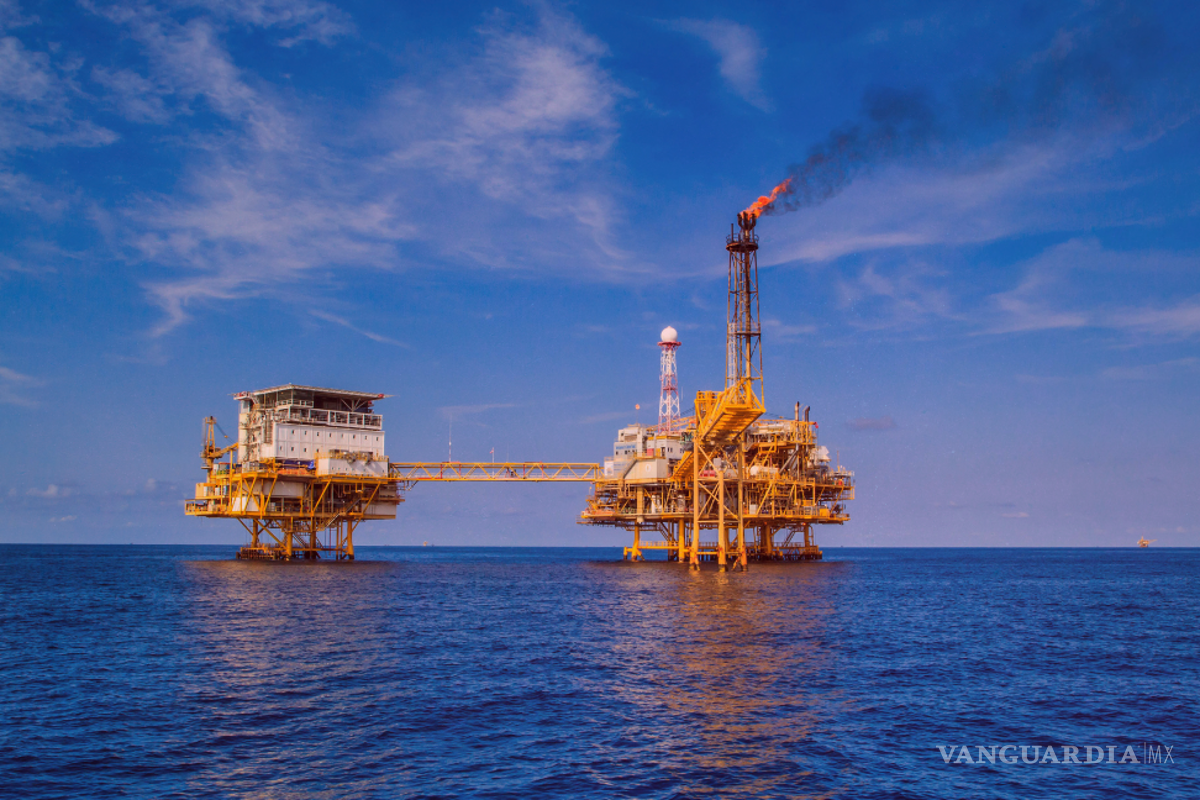 ‘Piratas’ acechan plataformas petroleras; no solo de noche, sino durante el día