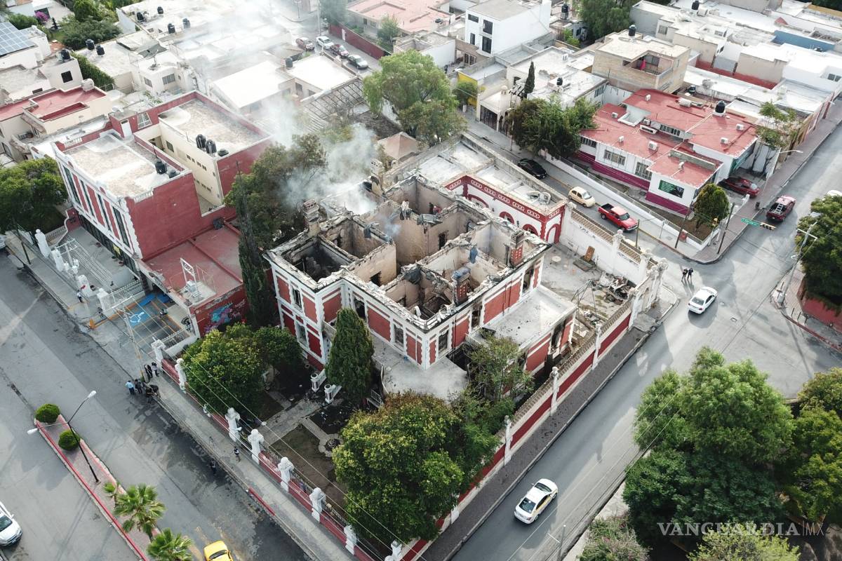 Se reactiva incendio en Casa Alameda de Saltillo
