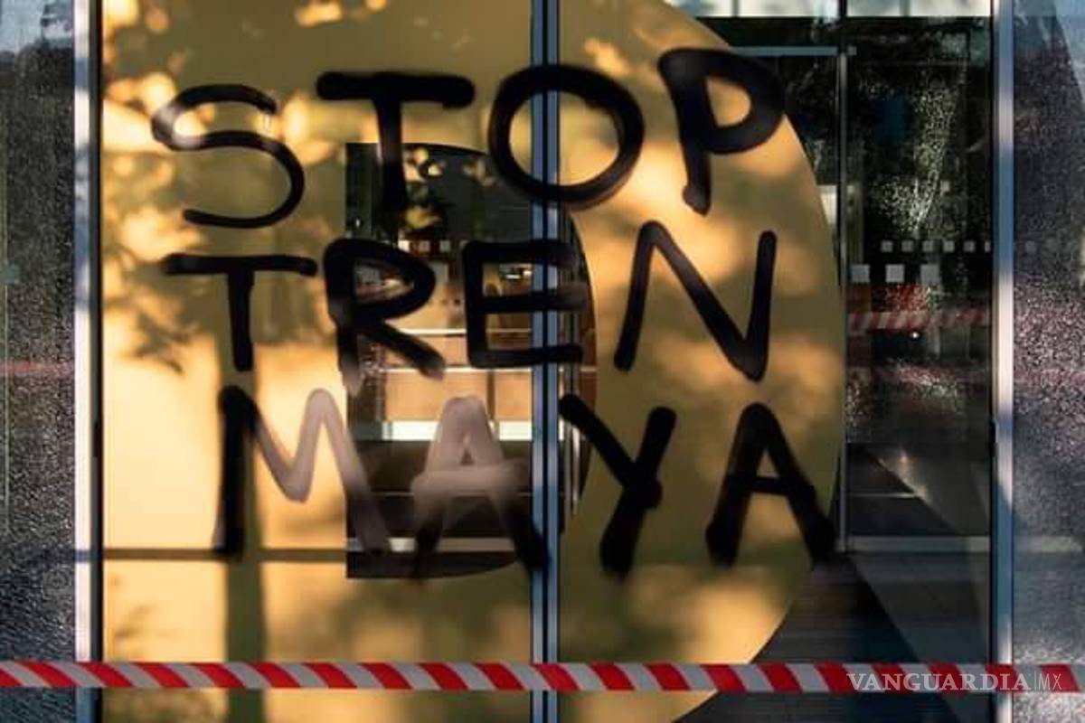 ‘Stop Tren Maya’: En Berlín, protestan contra Deutsche Bahn, empresa ligada a megaobra de AMLO