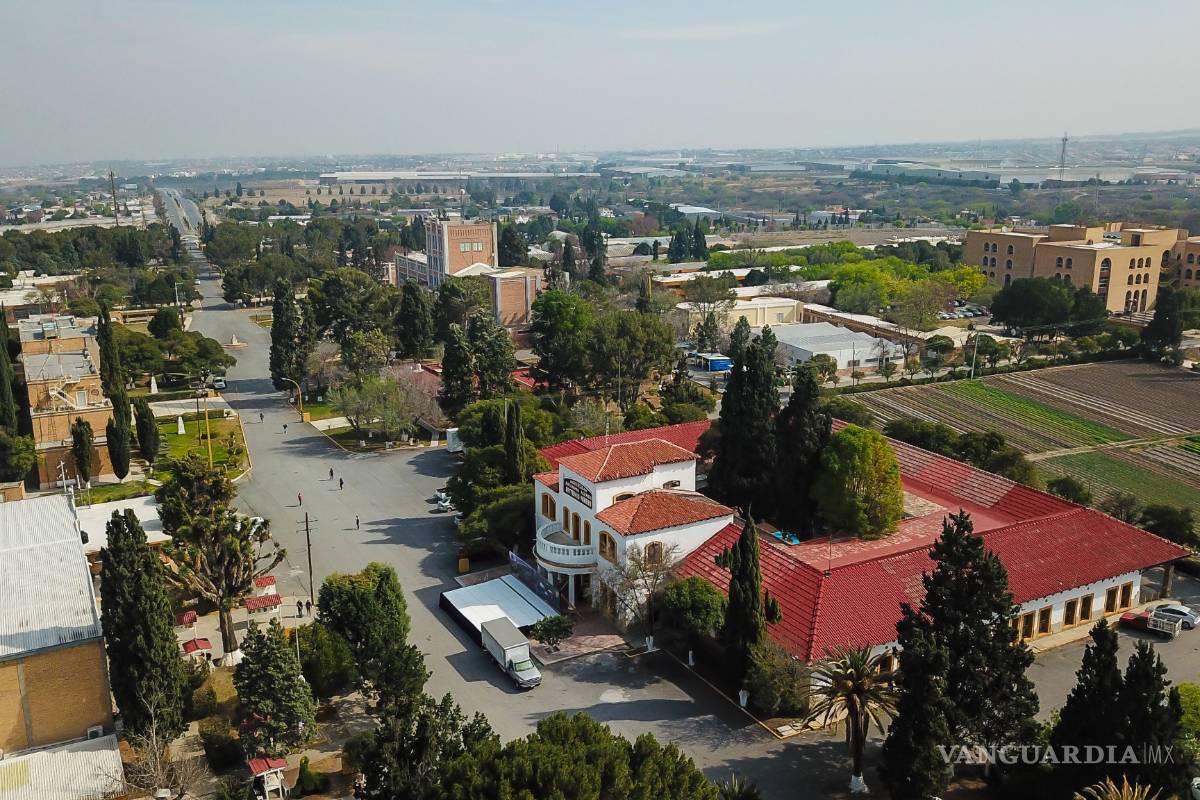 La Narro celebra 96 años cerrada y en medio de una huelga