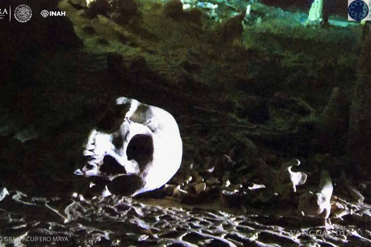 Hallan esqueleto de 10 mil años en el cenote más grande del mundo