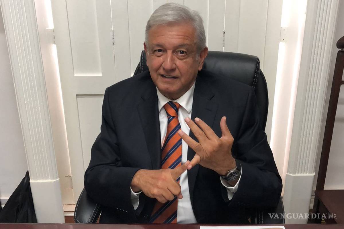 AMLO pide a los críticos que "se vayan acostumbrando" a las consultas