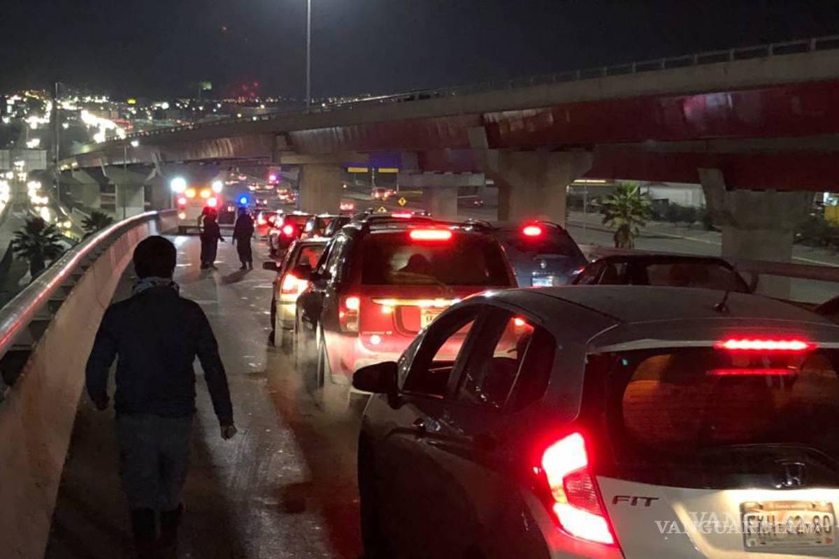 Rescatan a mujer que intentó lanzarse de El Sarape, en Saltillo