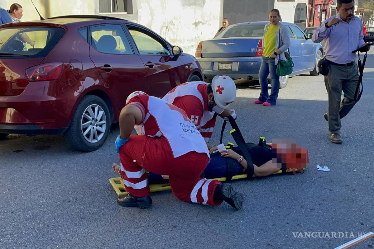 Madre e hija de seis años son atropelladas mientras se dirigían a escuela al norte de Saltillo