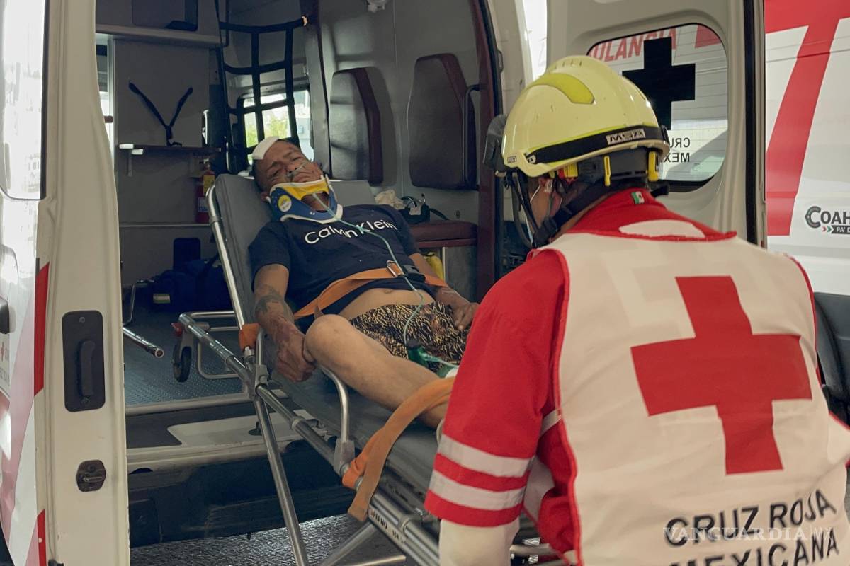 Vuelcan en la carretera a Zacatecas; uno de ellos se encuentra grave