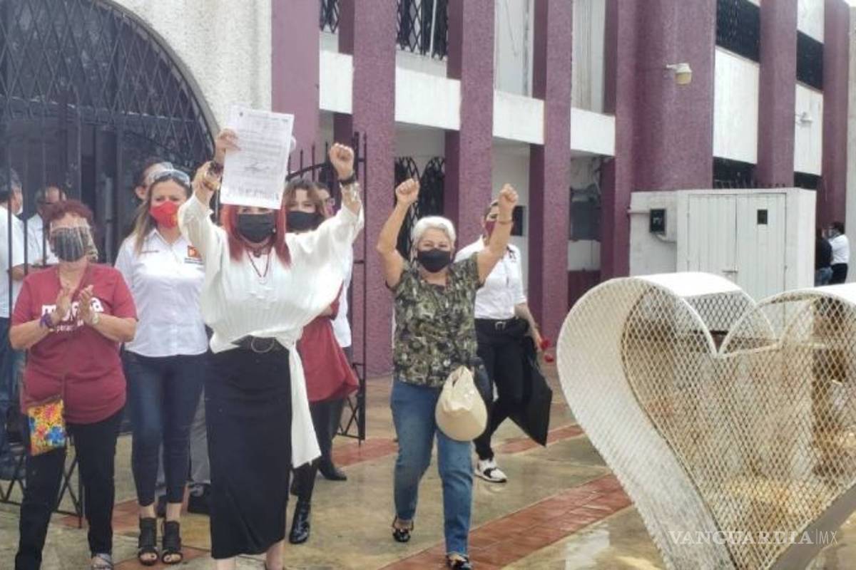 Layda Sansores recibe acta que oficializa su triunfo en Campeche, MC y PRI rechazan resultado