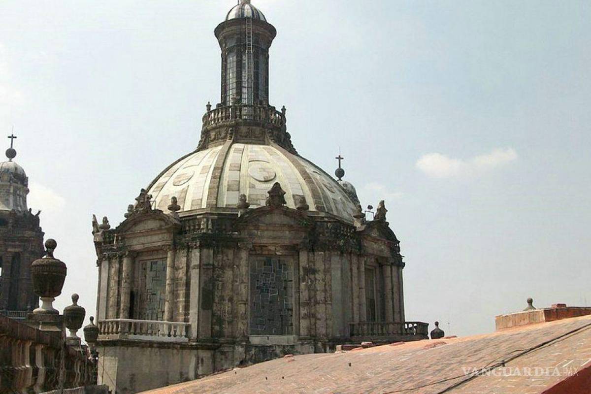 Descubren reliquias antiguas en la cúpula de la Catedral Metropolitana