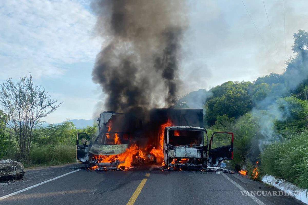Infierno en Michoacán... Se registran narcobloqueos y ataques armados en diversos municipios