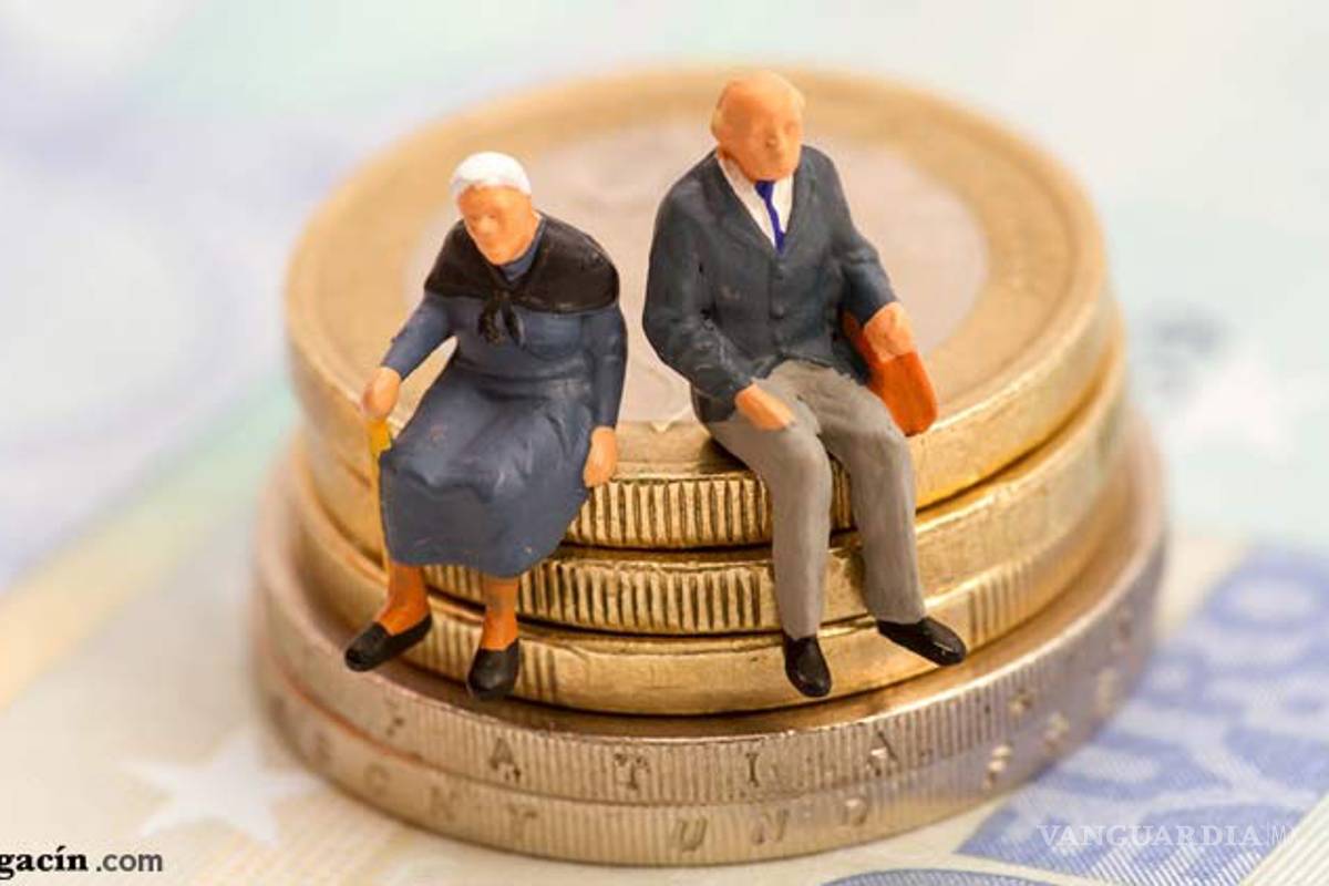 Reciben exfuncionarios mexicanos ‘jugosa’ pensión anual