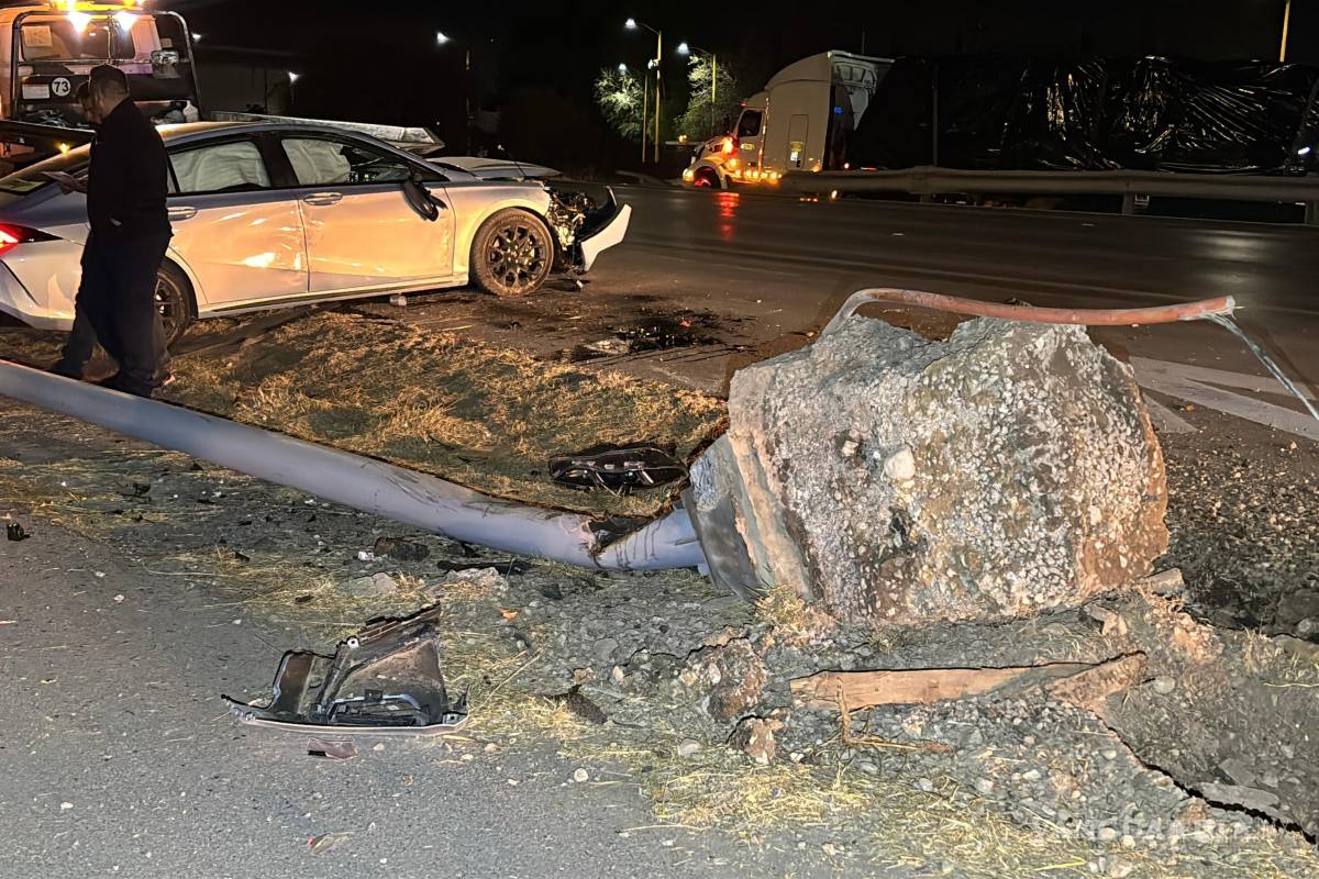 $!La luminaria fue desprendida de su base tras el fuerte impacto.