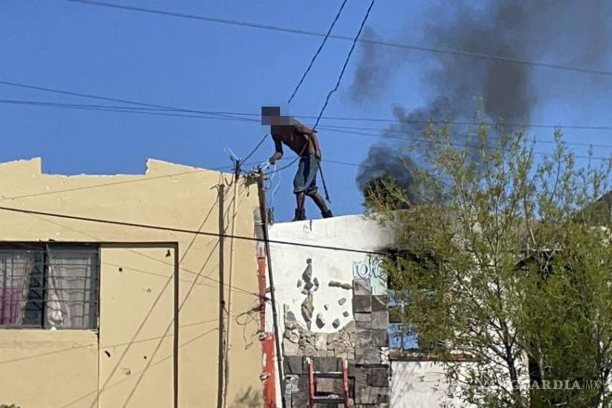 $!Una piedra lanzada por el agresor causó daños en la Unidad de Intervención Inmediata de los bomberos.