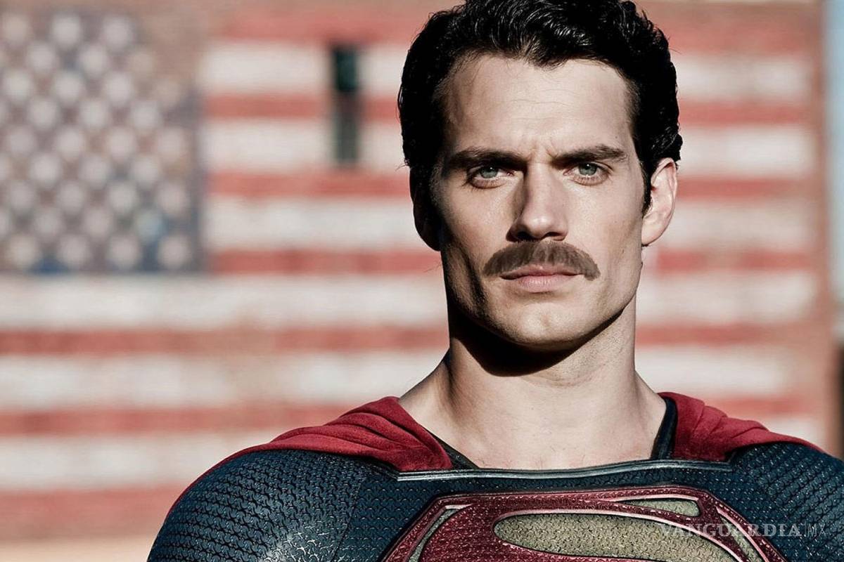 Henry Cavill parecía una estrella porno con su bigote, dijo Ben Affleck