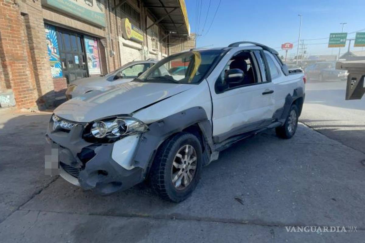 Choque múltiple genera caos vehicular en el periférico LEA; conductor intentó cambiar de carril