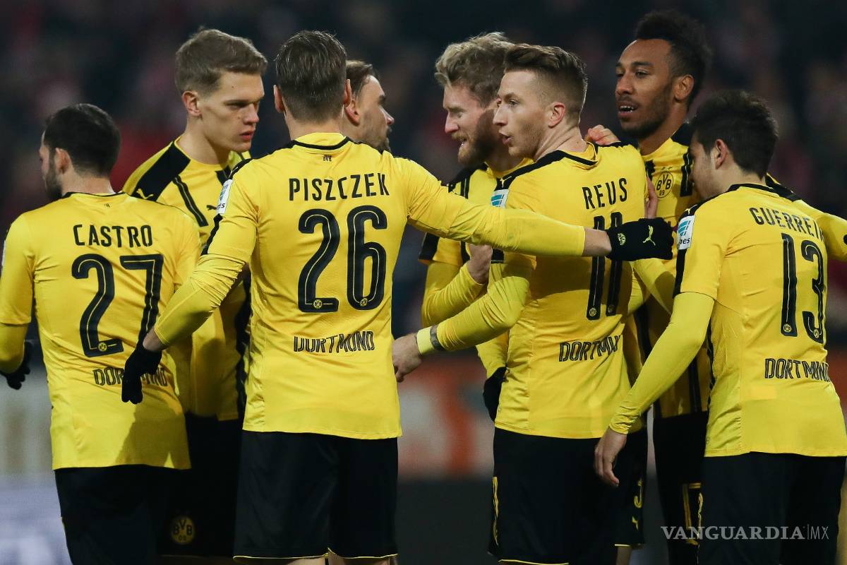 Borussia Dortmund subasta camiseta por el Sismo en México