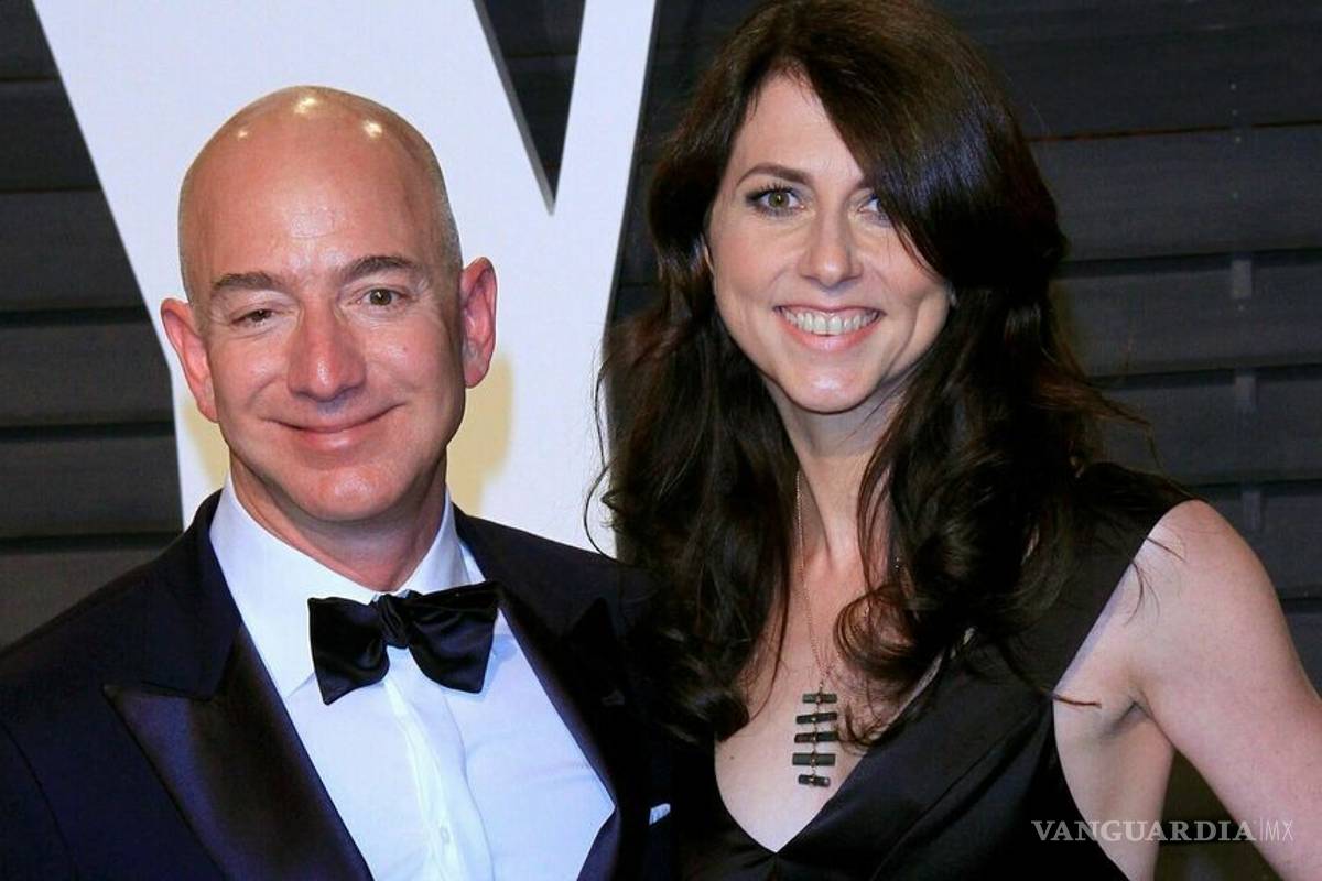 Jeff y MacKenzie Bezos concluyen divorcio; la escritora se quedará con el 4% de Amazon