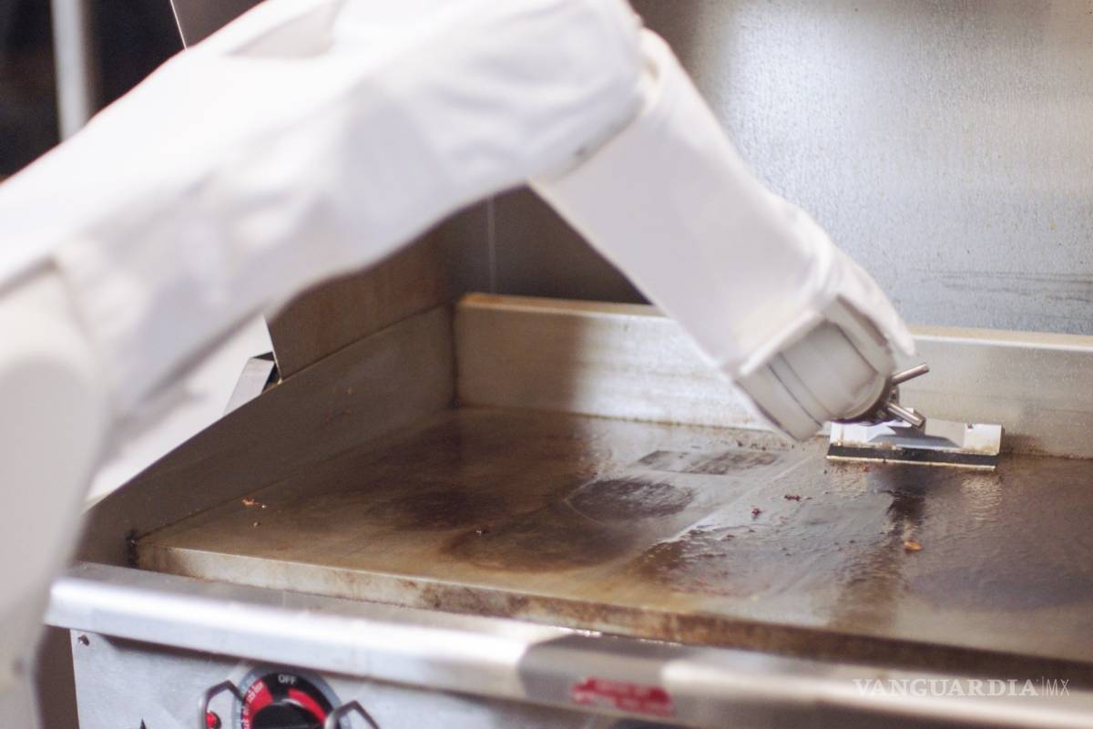 $!Flyppy, el robot que le quita el empleo a los cocineros