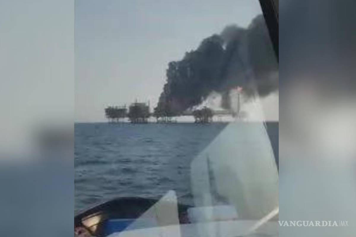 Explosión e incendio dentro de plataforma Pemex en Campeche deja un trabajador muerto y 13 heridos
