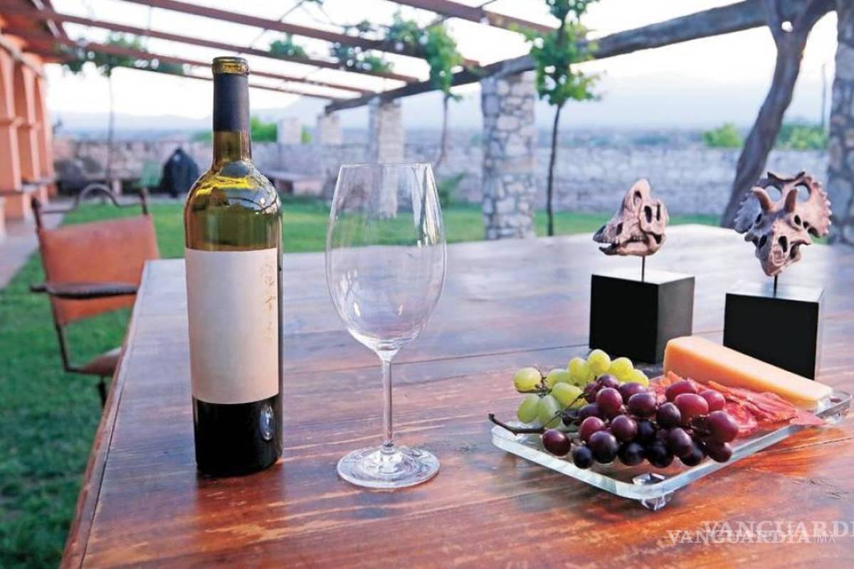 Firman acuerdo para impulsar vinos mexicanos; piden productores revisar carga fiscal