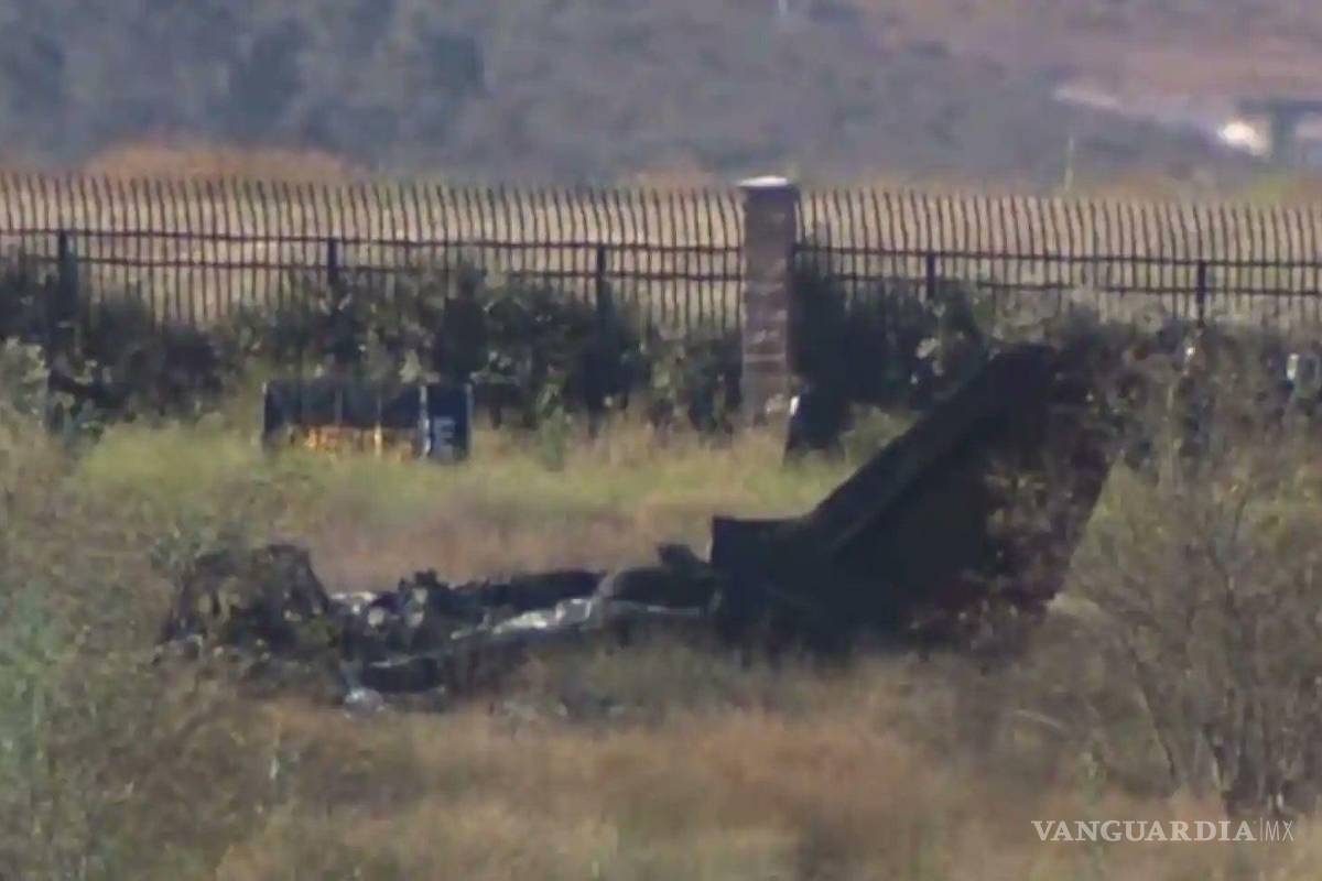 California: Mueren 6 tras desplome de avión que terminó en llamas