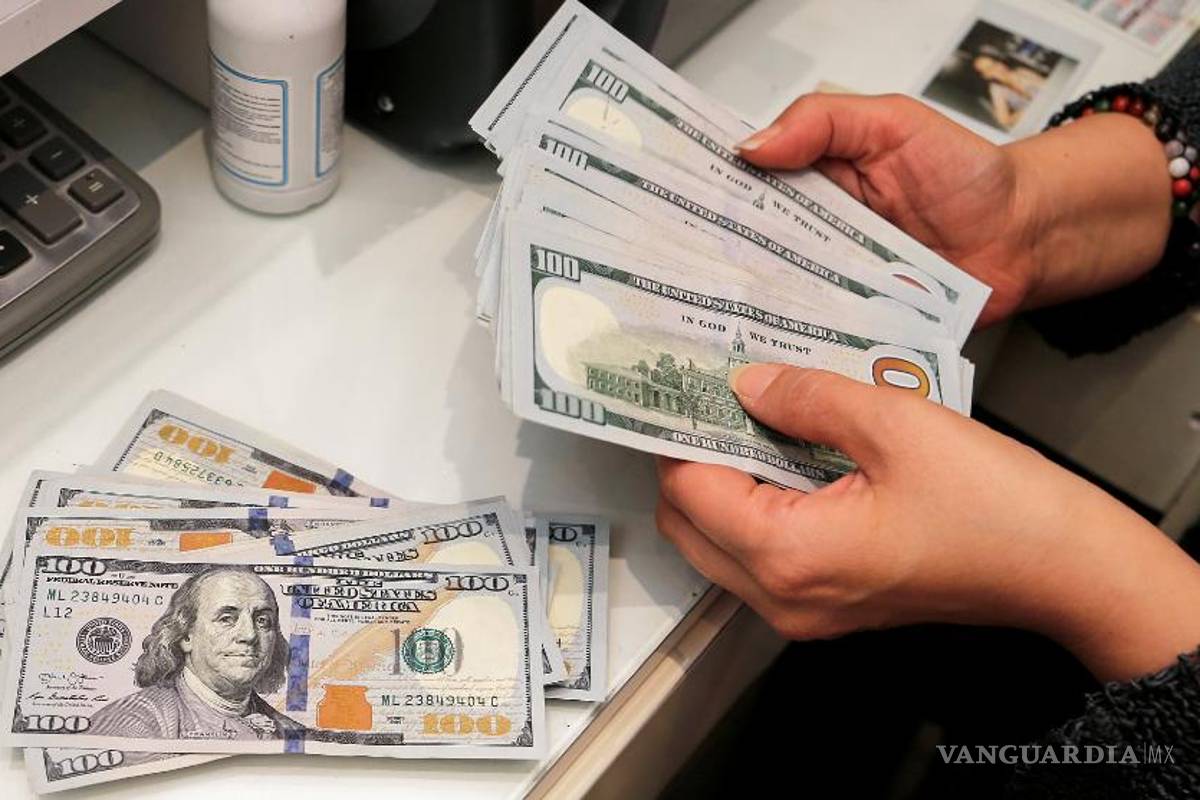 ¿Piensas ir al Black Friday de EU? Recomiendan adquirir dólares antes de que aumente