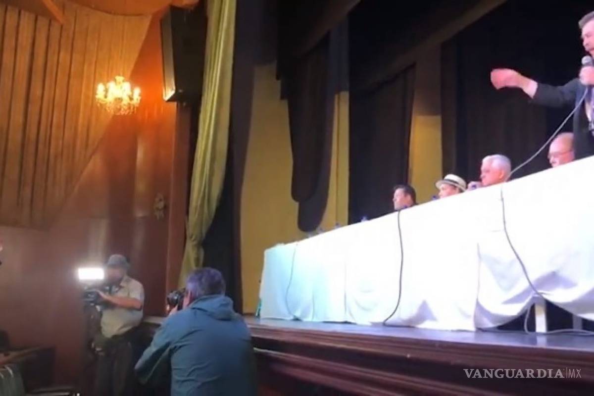 Jesús Ochoa y Jorge Ortiz de Pinedo se 'agarran del chongo'... protagonizan pelea campal en la Casa del Actor (video)