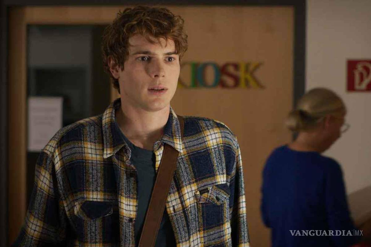 ‘La isla negra’ y ‘Truth Be Told’, las producciones que no te puedes perder de Netflix y Apple TV+