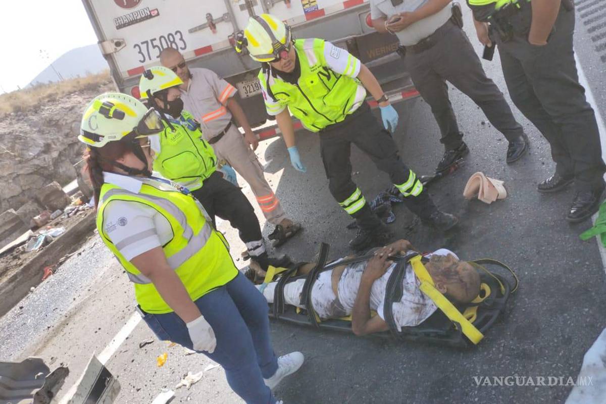 Fallece trailero en hospital de Saltillo; había volcado en ‘Los Chorros’ el pasado martes