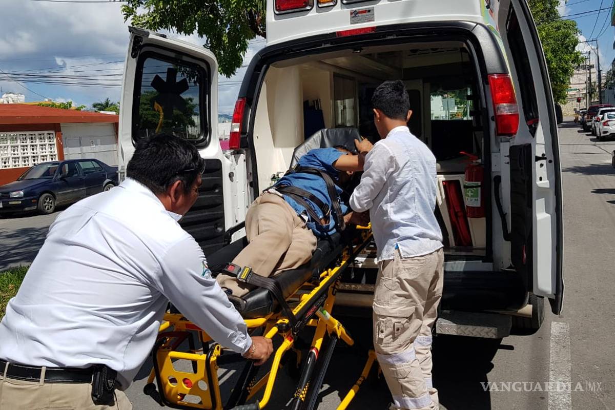 Por celos mata a puñaladas a su esposa