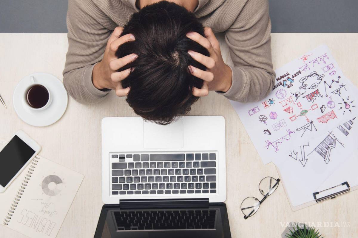 Clase trabajadora sufre estrés laboral, depresión y ansiedad; urge reducir jornada laboral, dice abogada coahuilense