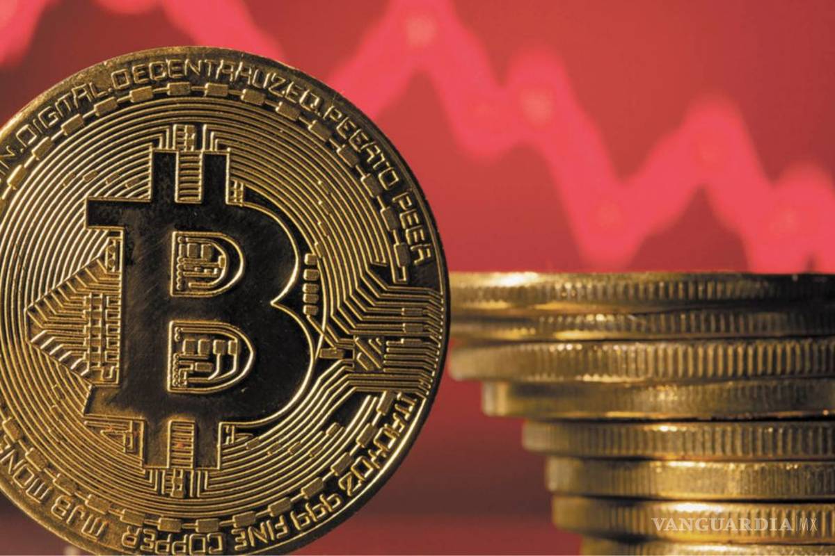 Bitcoin cae debajo de los 30 mil dólares; perdería toda su ganancia de 2021