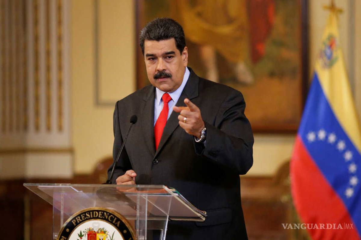 Plantea Maduro privatización de la industria petrolera