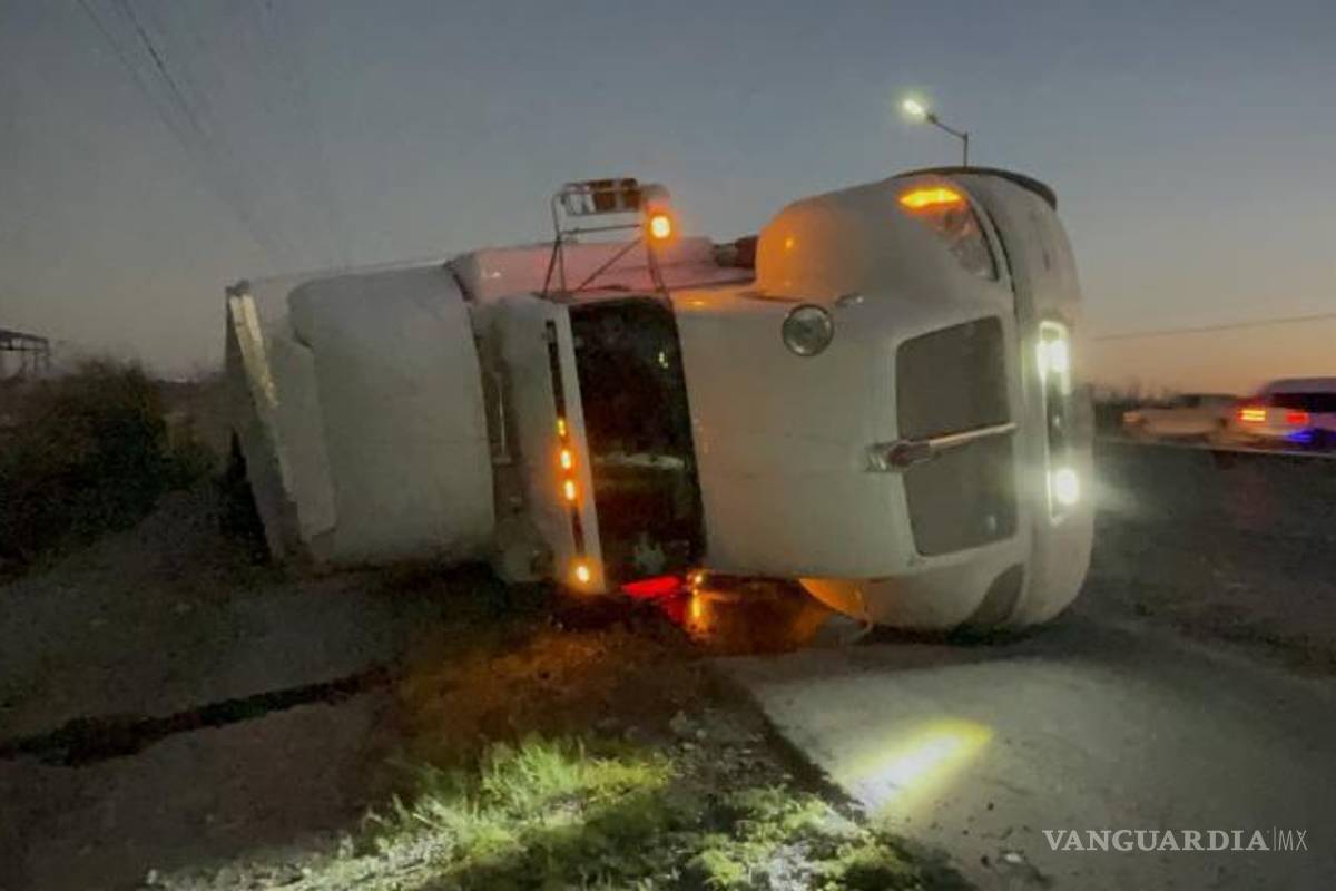 $!Elementos de la Policía Estatal aseguraron la zona y coordinaron el retiro del vehículo siniestrado.