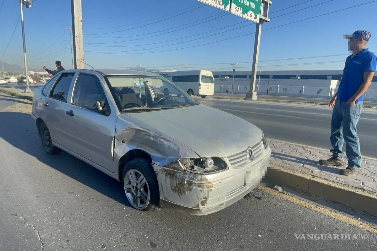 Se da a la fuga camioneta tras colisionar en Saltillo; no se reportan heridos