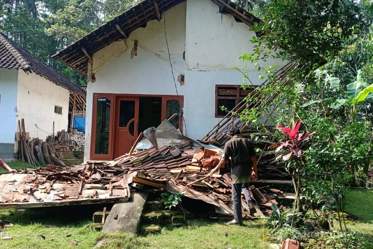 Al menos 6 muertos en Indonesia por un terremoto magnitud 6.0