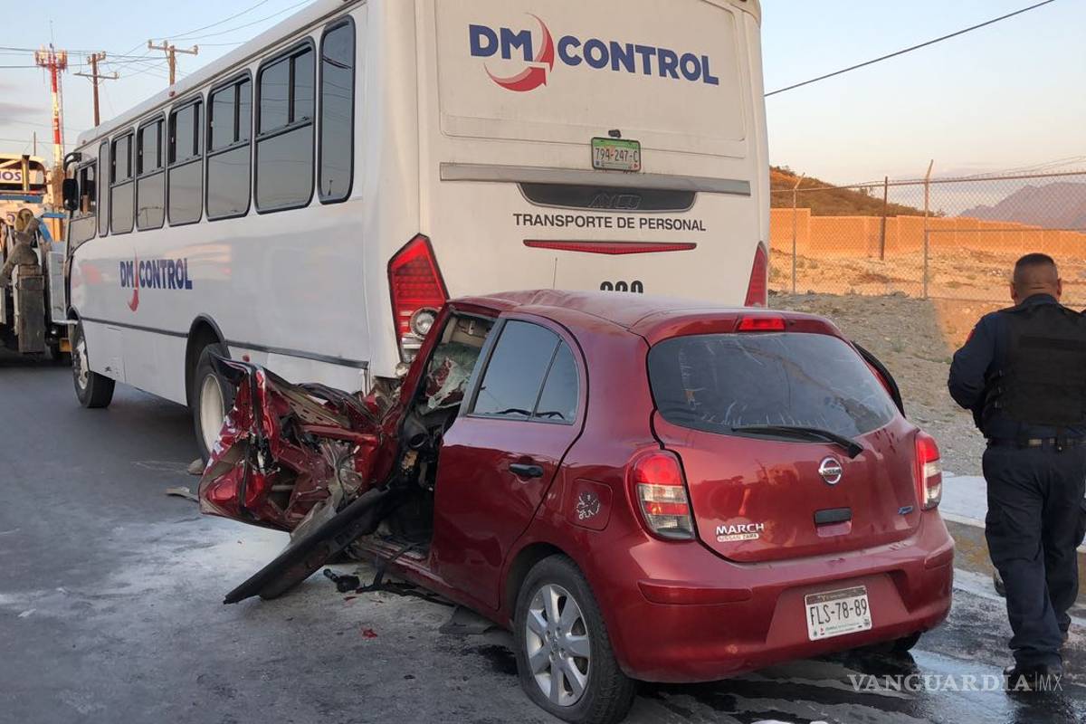 Choque en carretera Saltillo-Monterrey deja persona prensada