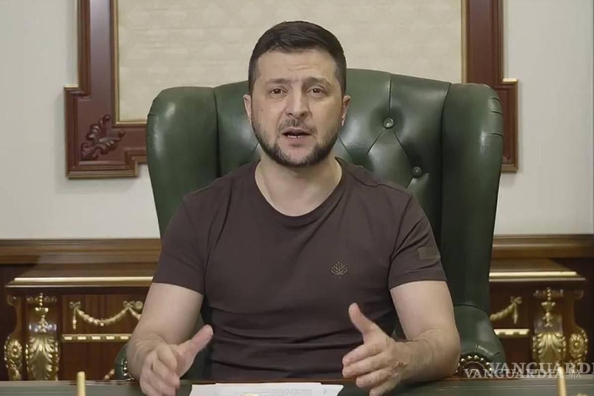 Recorre Zelenski zona recuperada en el este