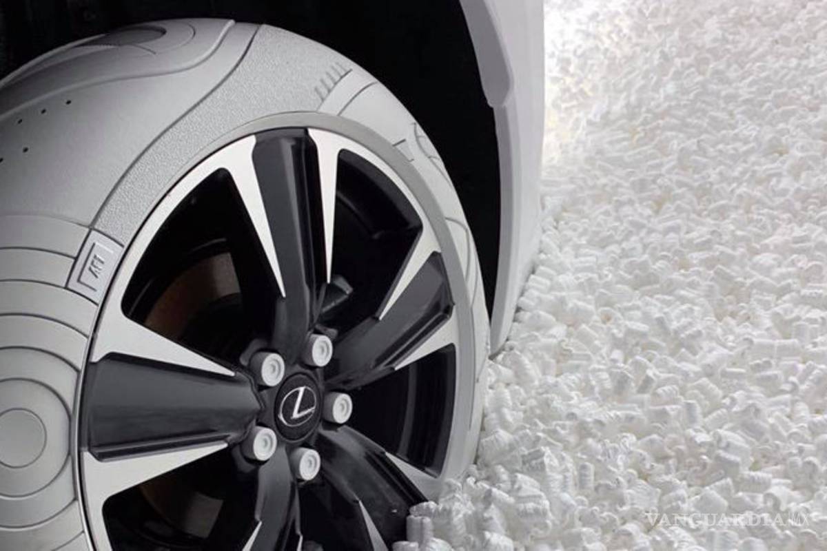 $!Lexus UX homenajea a los emblemáticos tenis Nike Air Force 1 con unos neumáticos