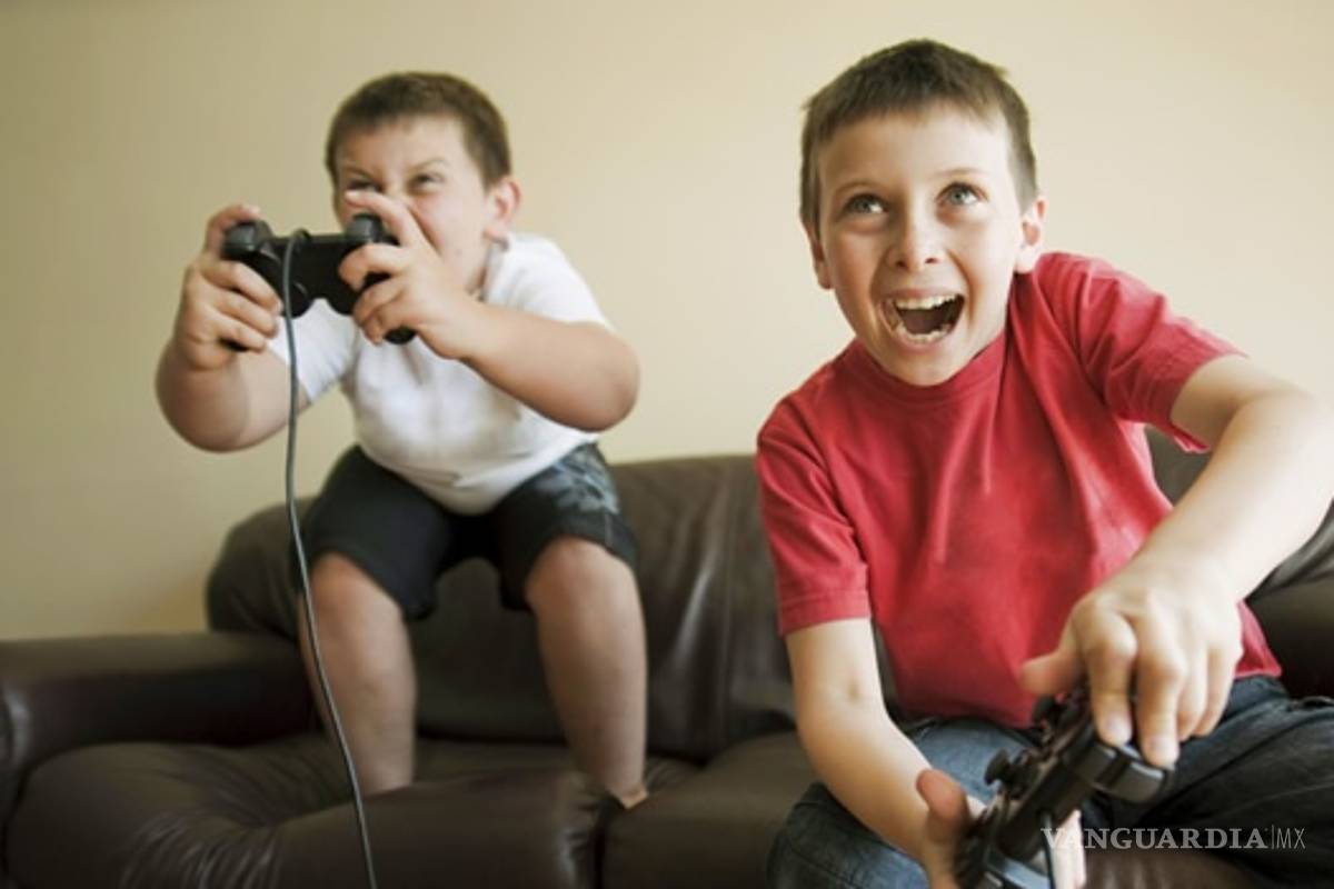 Dos horas de videojuegos a la semana traen beneficios, nueve causan problemas