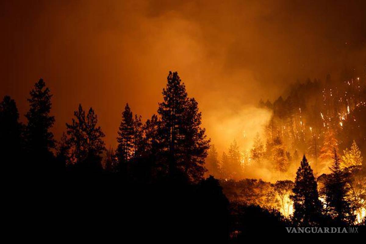 $!Se expanden incendios en oeste de EU, por vientos y sequía