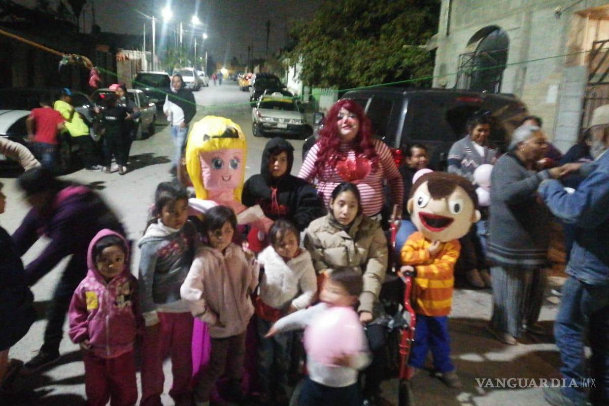 Taxistas de Saltillo sorprenden con fiesta de XV años a joven con discapacidad