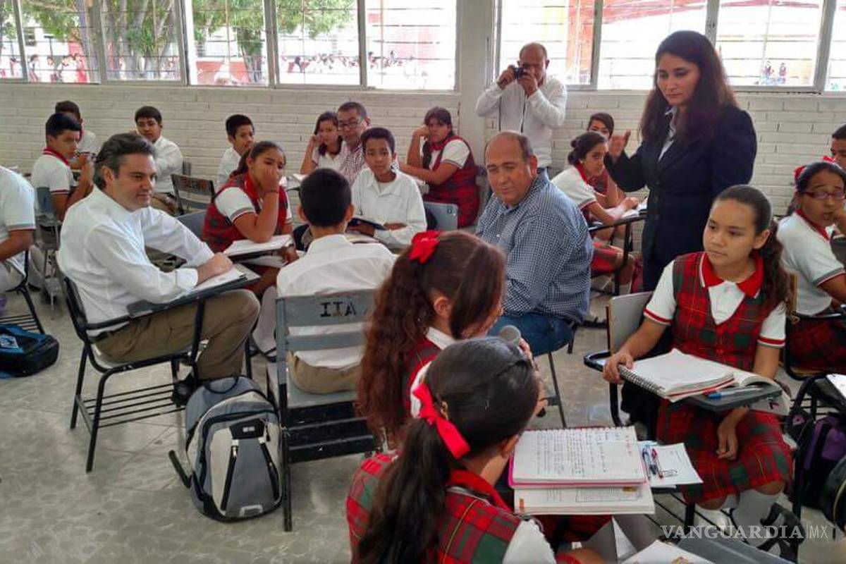 Fuerza Coahuila disuelve manifestación contra Secretario de Educación Pública