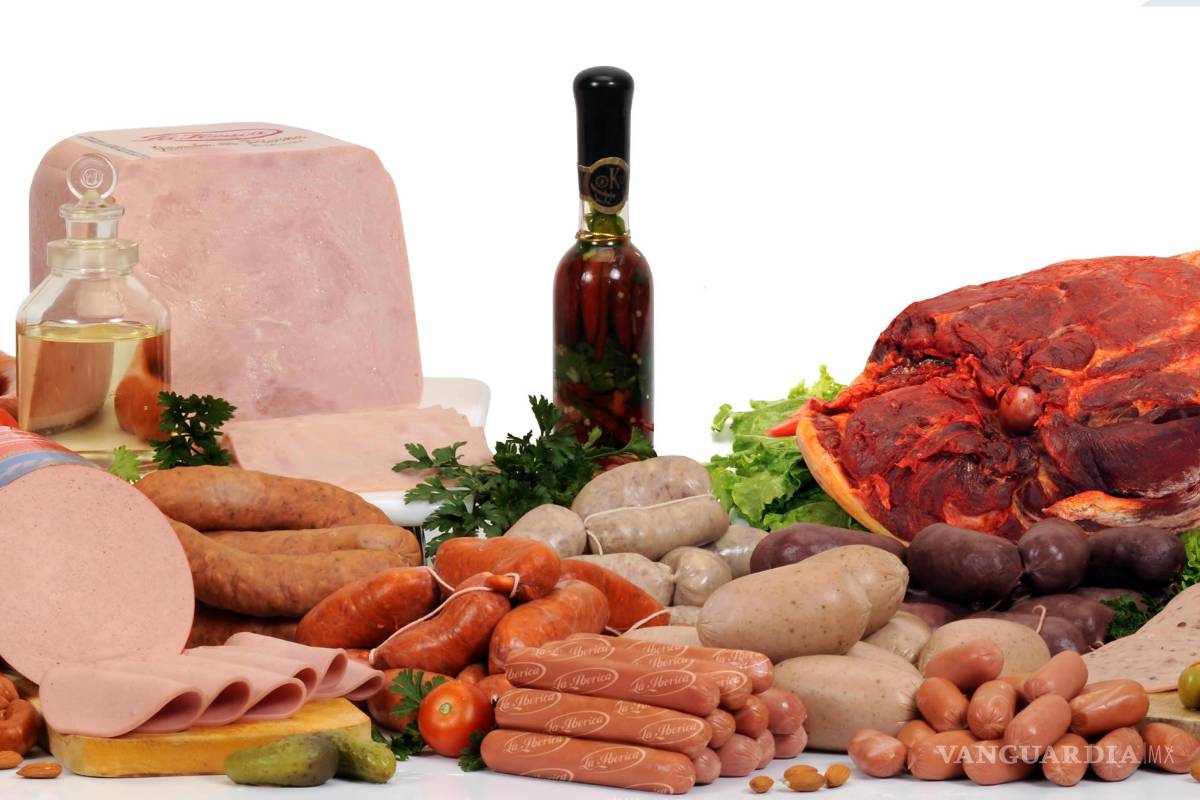 Embutidos y carne roja provocan cáncer: OMS; productores lo minimizan