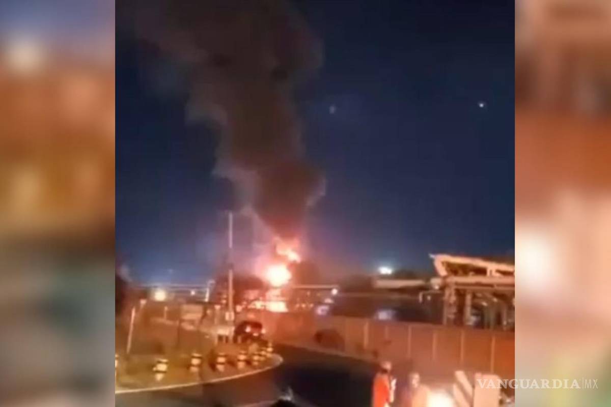 Reportan incendio en refinería de Pemex en Salamanca