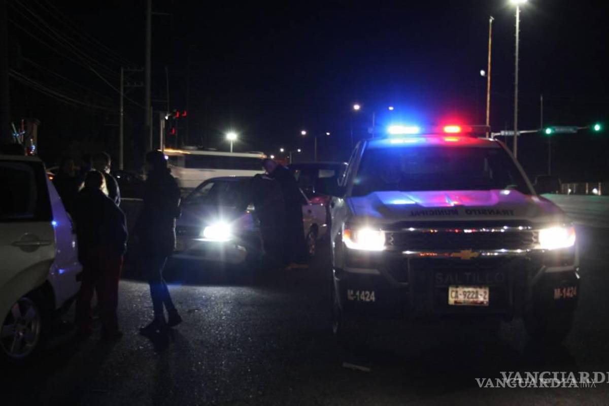 $!La camioneta habría dado una vuelta indebida.