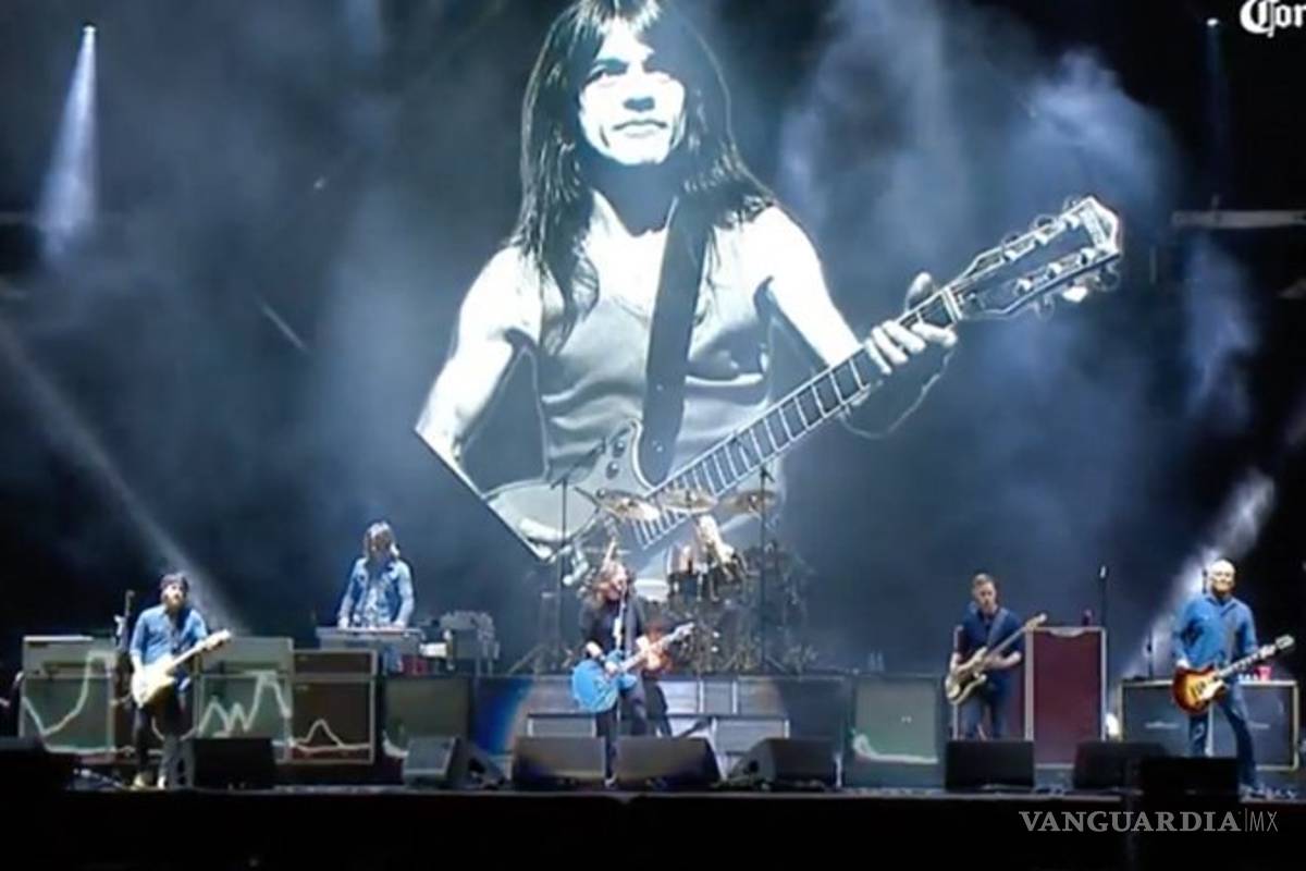 Foo Fighters rinden homenaje a Malcolm Young en el Corona Capital