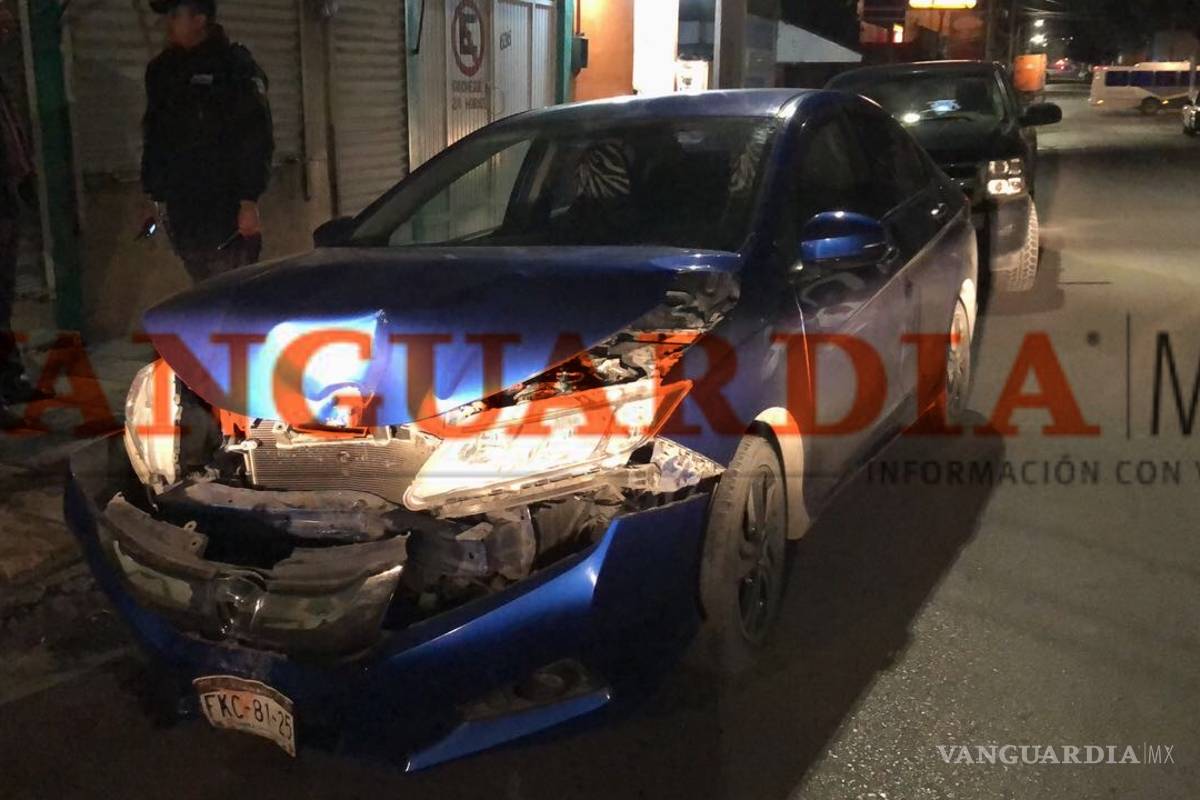 Chofer de Uber es asaltado y choca al intentar huir en Saltillo