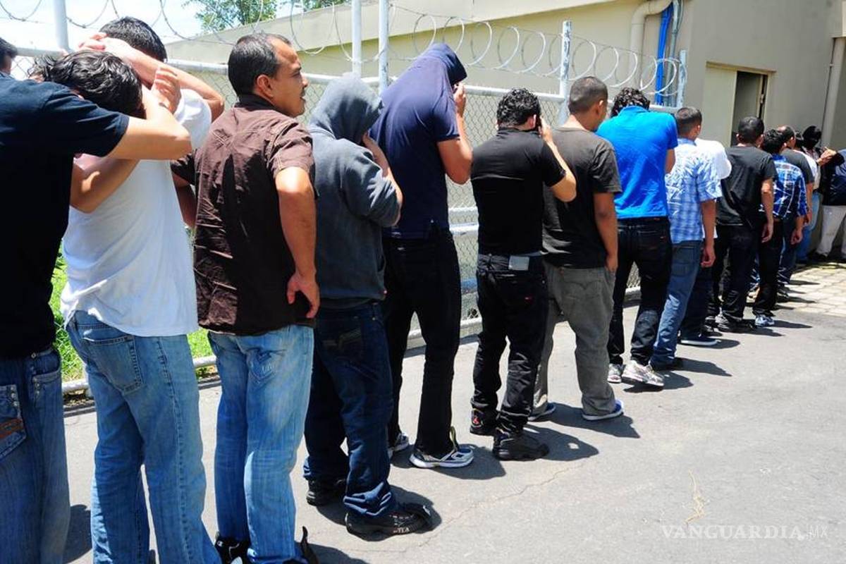 Mayoría de mexicanos deportados de EU solo tienen estudios básicos