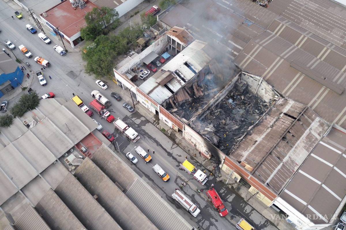 Incendio en bodegas de Monterrey, Nuevo León deja 23 personas evacuadas