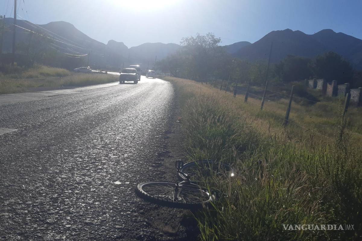 Saltillo: angosto y lleno de baches, así luce acceso a la Narro